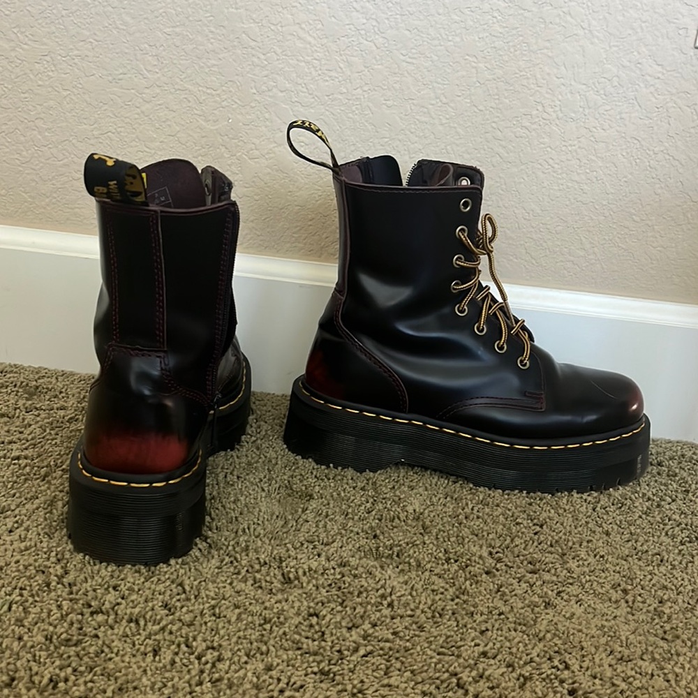 Dr Martens Jadon cherry red ombré boot size 9 Womens! ❤️🖤❤️🖤
